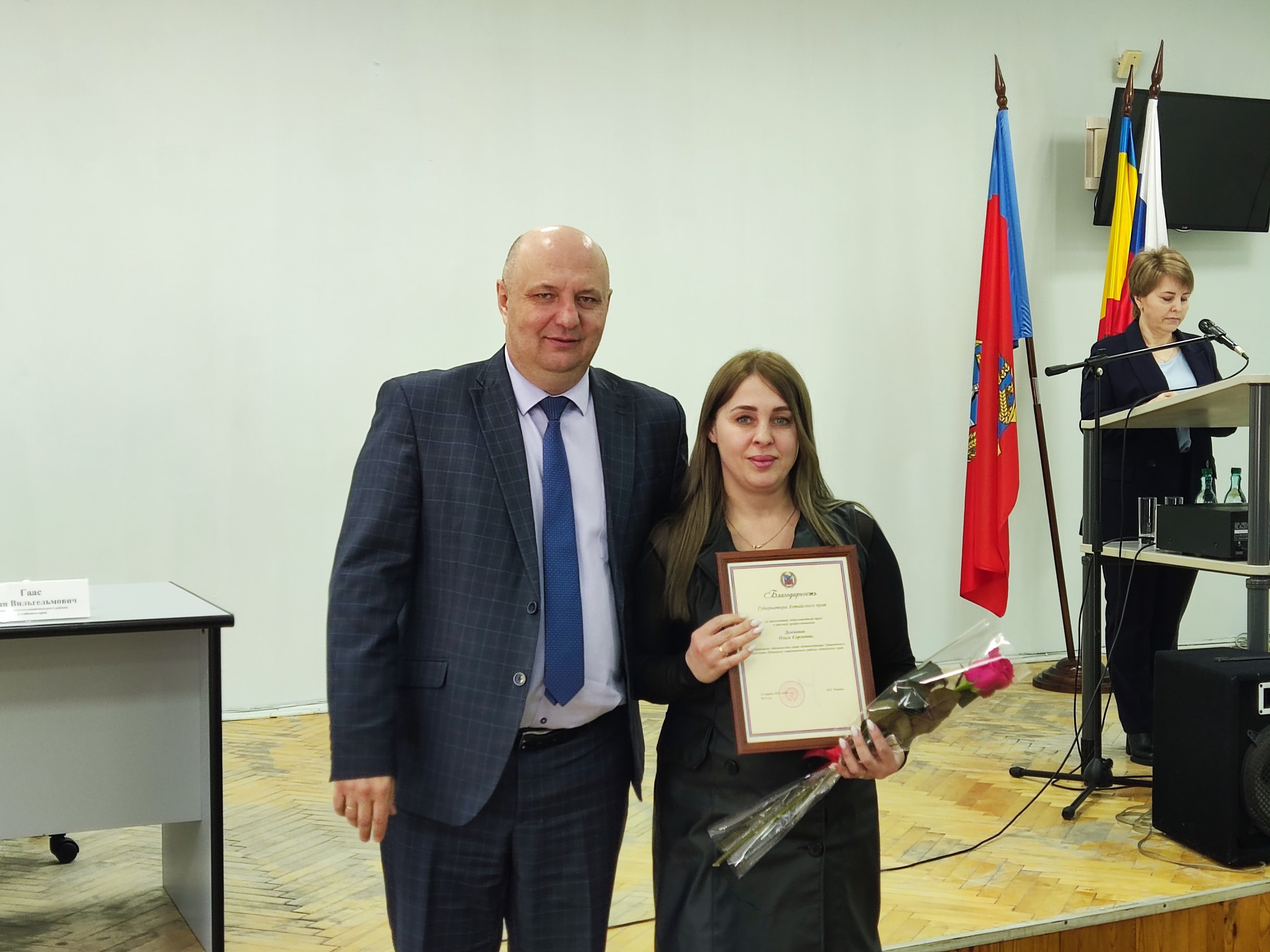 Высокими наградами в честь Дня местного самоуправления были поощрены сельские главы Немецкого национального района.