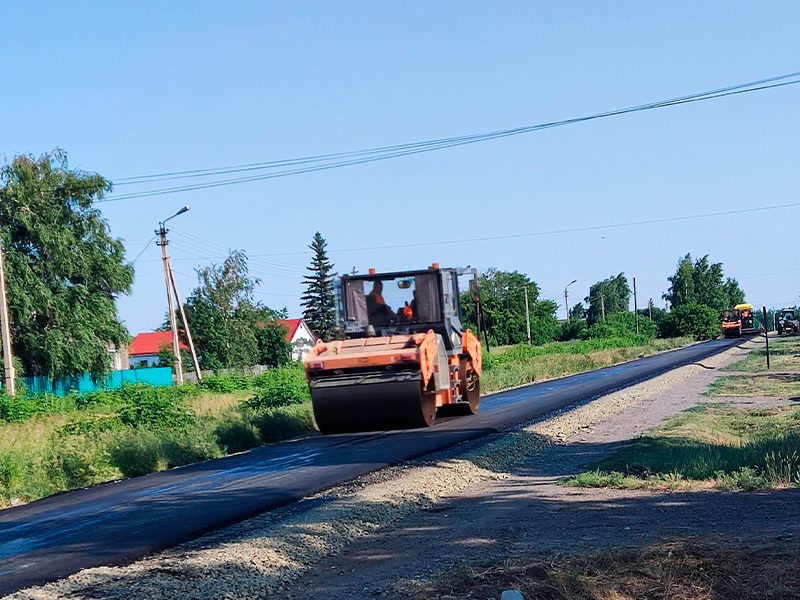 Завершен ремонт участка дороги в селе Гальбштадт по улице Первомайская (от ул. Тракторная до ул. Космонавтов) по государственной программе «Развитие транспортной системы Алтайского края».