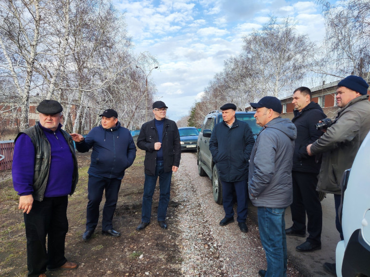Район посетили Зампред Правительства и начальник Управления АК по делам ГОЧС и ПБ. Район посетили Зампред Правительства и начальник Управления АК по делам ГОЧС и ПБ.