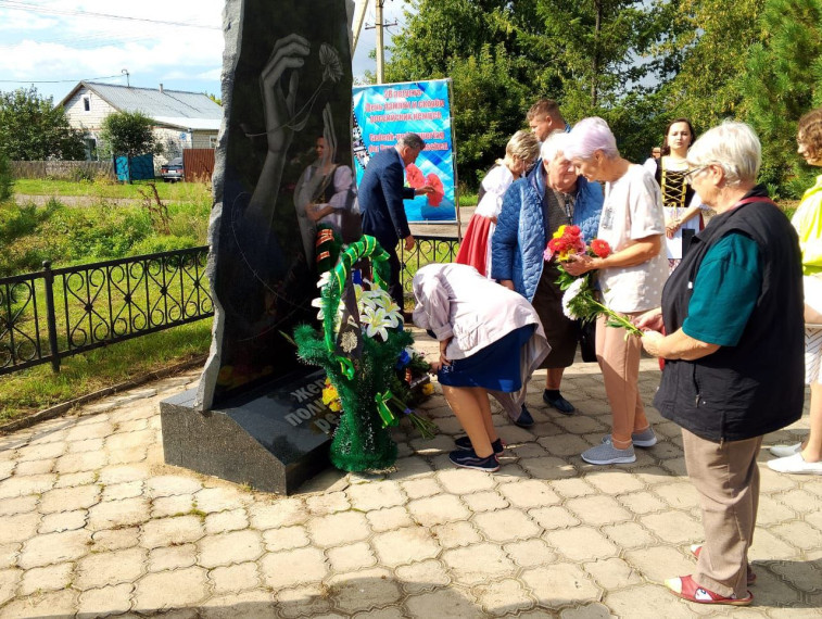 В Немецком национальном районе отметили День памяти и скорби российских немцев. В Немецком национальном районе отметили День памяти и скорби российских немцев.