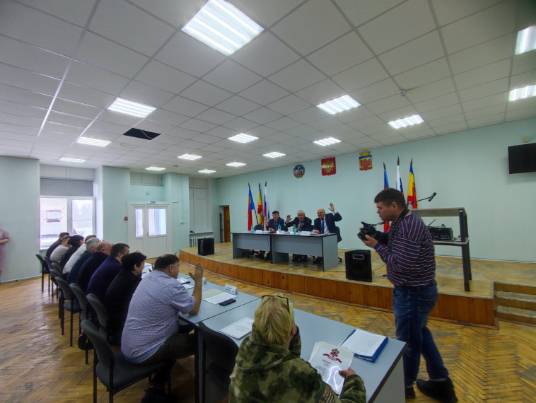 Депутатский корпус Немецкого национального района единогласно принял решение о согласии на объединение поселений и создании муниципального образования со статусом округа. Депутатский корпус Немецкого национального района единогласно принял решение о согласии на объединение поселений и создании муниципального образования со статусом округа.